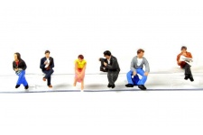 Bachmann Scenecraft 36-045 OO Gauge Station Passengers Sitting (Pack of 6)