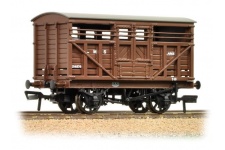 Bachmann 37-708A 12 Ton LMS Cattle Wagon - LMS Brown