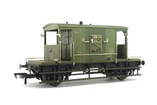 Bachmann 37-530 brake van weathered