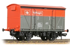 Bachmann 38-881 BR VEA Van BR Railfreight Red & Grey 230078