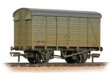 Bachmann Branchline 38-081C SR 12T 2+2 Planked Ventilated Van