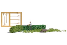 Busch 7974 Hedge Cutting Scene OO Scale Plastic Kit