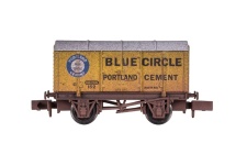 gaugemaster-2f-013-084-blue-circle-152-gunpowder-van-weathered-n-gauge