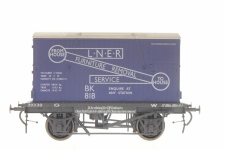 gaugemaster-da7f-037-011-lner-conflat-and-container-O-gauge