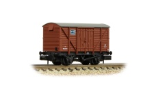 graham-farish-373-705a-n-gauge-br-12t-ventilated-van-planked-sides-br-bauxite-early-ici-fertiliser