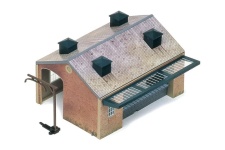 hornby_r8002_oo_goods_shed