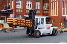 Kibri 11750 Kalmar Forklift HO/OO Gauge Plastic Kit