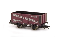 peco-7010p-7-plank-open-wagon-huntley-and-palmer-oo-9