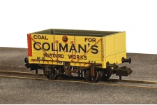 peco-nr-7006p-9ft-7-plank-wagon-colmans-mustard-oo9