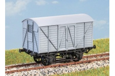 peco-parkside-pc88-oo-gauge-gwr-10-ton-banana-van-fruit-b-plastic-kit681