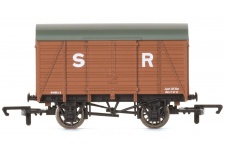 Hornby R6775 SR 12t Ventilated Van