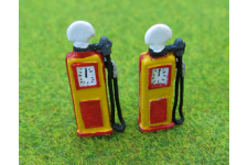 PD Marsh PDZ35 OO Gauge 1950's Petrol Pumps by 2