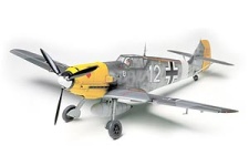 tamiya-61063-messerschmitt-bf109e-4-7-trop-model-kit