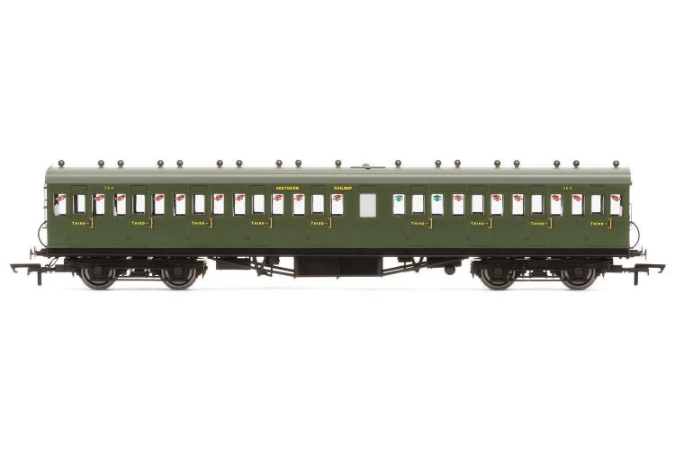 Hornby R4720A SR 58' Maunsell Rebuilt (Ex-Lswr 48'), Nine Compartment Third 