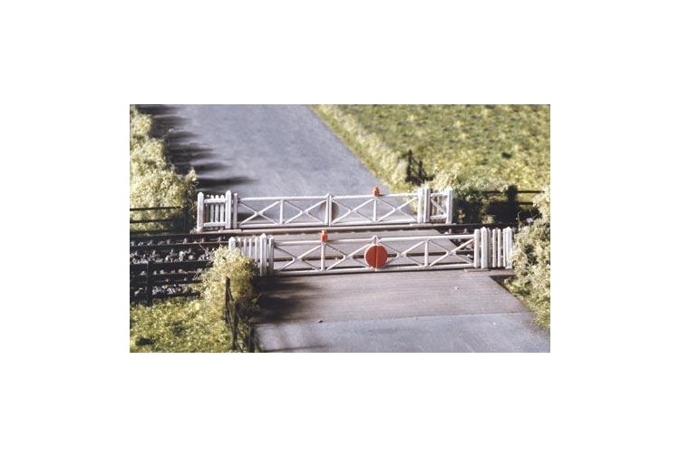 Ratio 234 Level Crossing With Gates Kit