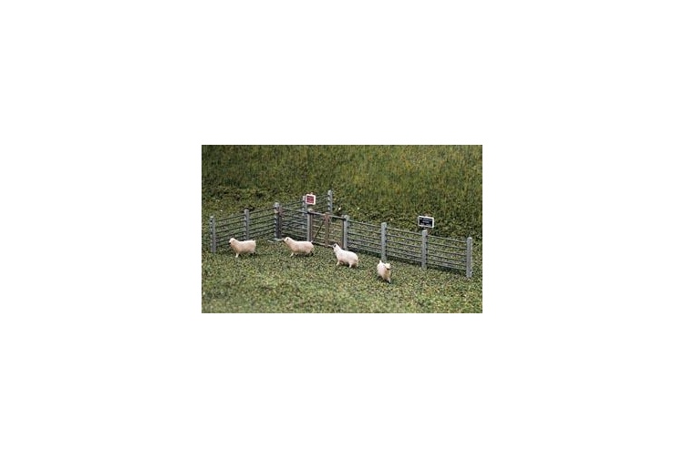 Ratio 419 Concrete Fence Posts, Gates and Signs 00 Gauge Kit