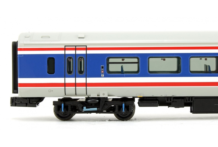 Bachmann 31-520 Class 159 3-Car DMU 159013 BR Network SouthEast Revised Picture 10