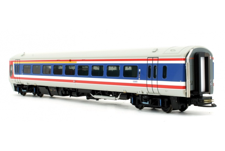 Bachmann 31-520 Class 159 3-Car DMU 159013 BR Network SouthEast Revised Picture 12