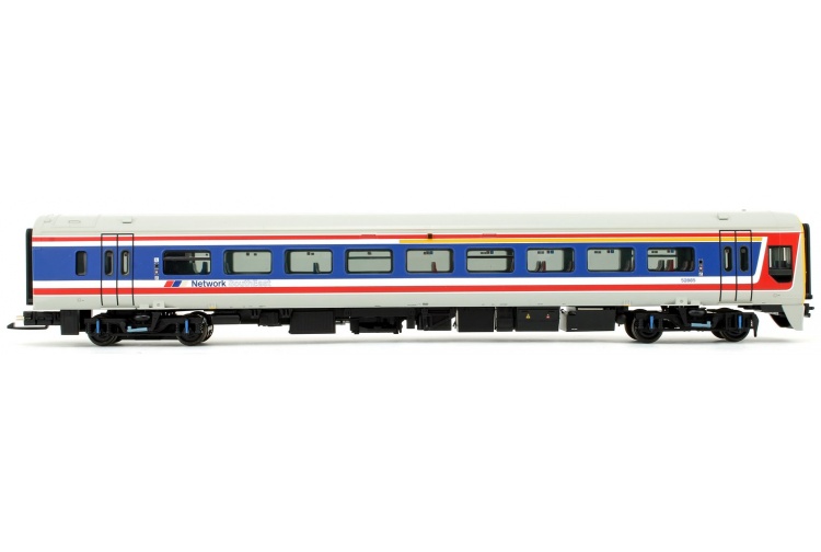 Bachmann 31-520 Class 159 3-Car DMU 159013 BR Network SouthEast Revised Picture 4