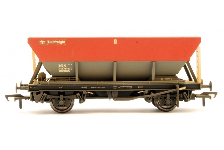 Bachmann 38-006D 46 Tonne HEA Hopper BR Railfreight Red And Grey Weathered Side