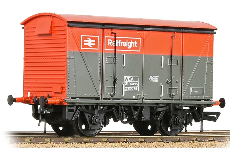 Bachmann 38-881 BR VEA Van BR Railfreight Red & Grey 230078