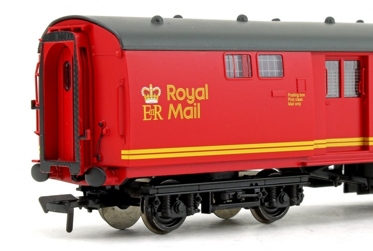 Bachmann 39-430A BR Mk1 POS Post Office Sorting Van Royal Mail Letters Closeup