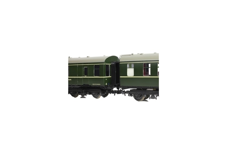 bachmann-branchline-31-326b-class-105-2-car-dmu-br-green-speed-whiskers-2