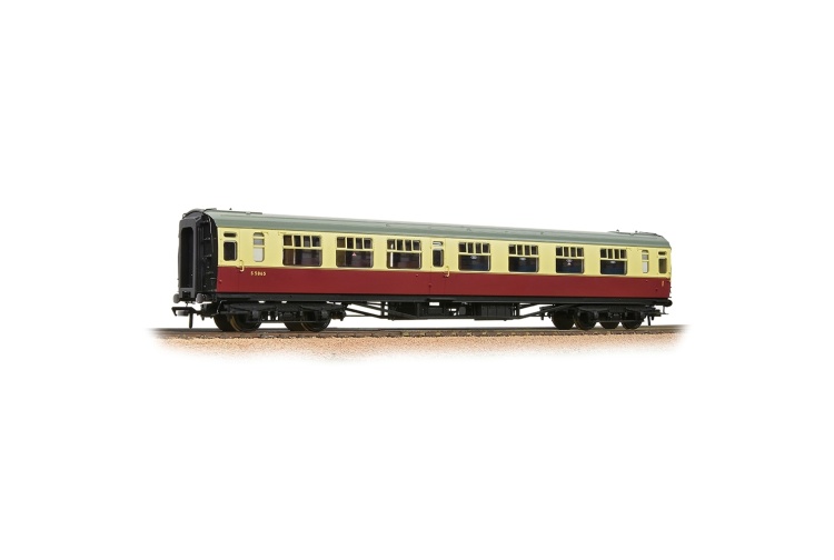 bachmann-branchline-34-751-sr-bulleid-composite-corridor-15-vents-br-crimson-and-cream-s5865-oo-gauge