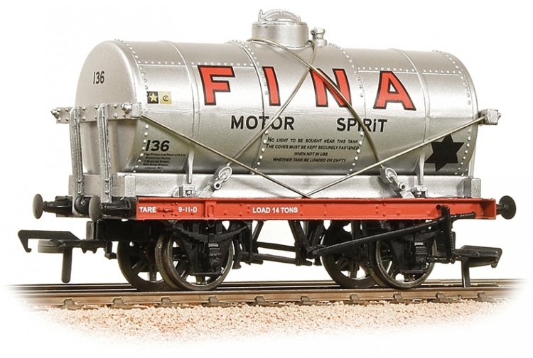 Bachmann Branchline 37-680A 14 Ton Tank Wagon with Large Filler 'Fina' Silver