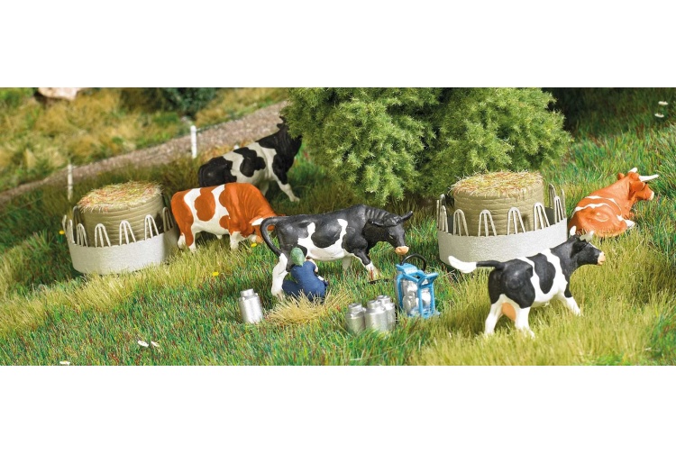Busch 1388 Cattle Hay Racks With Bales Of Hay (Pack Of 2) Example Layout