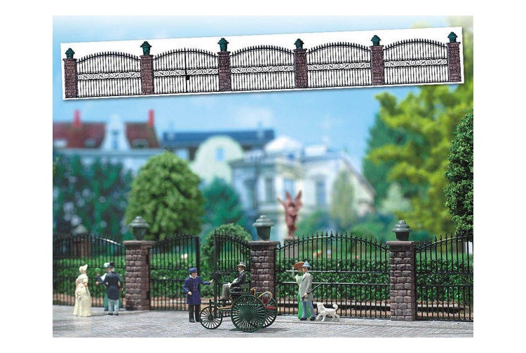 busch-6016-ornamental-fence-with-brick-pillars