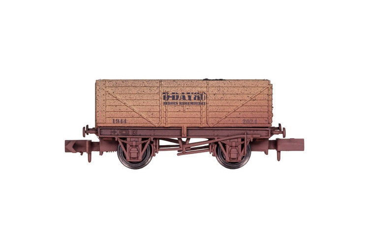 dapol-2f-071-091-7-plank-d-day-80th-anniversary-weathered-n-gauge