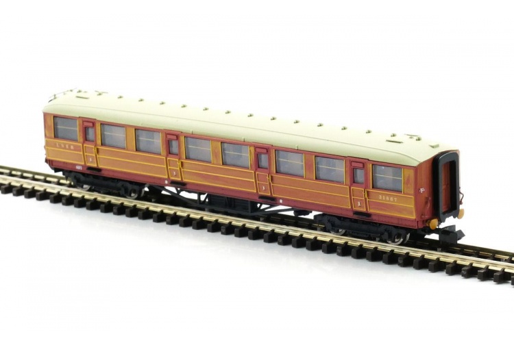 Dapol 2P-011-106 Gresley LNER Teak 1st Class Coach 318767 Rear Left