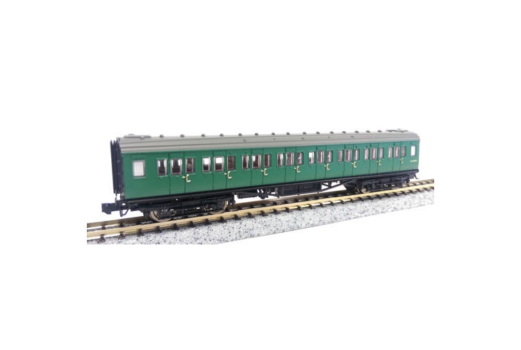 Dapol 2P-012-402 Maunsell BR 3rd Class Coach SR Green 810