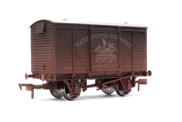 dapol-4f-011-113-ventilated-van-sandstone-brewery-no-2-oo-gauge-weathered