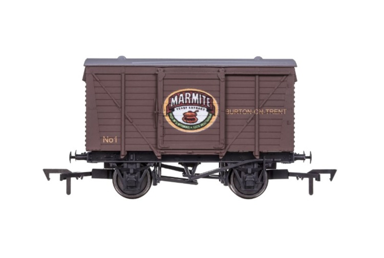 dapol-4f-011-135-ventilated-van-marmite-no-1-weathered-oo-gauge