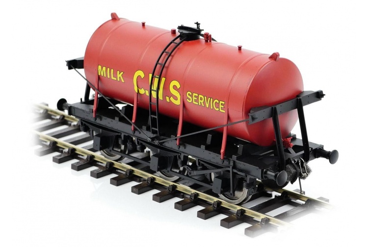Dapol 7F-031-002 6 Wheel Milk Tanker CWS Red Front Right