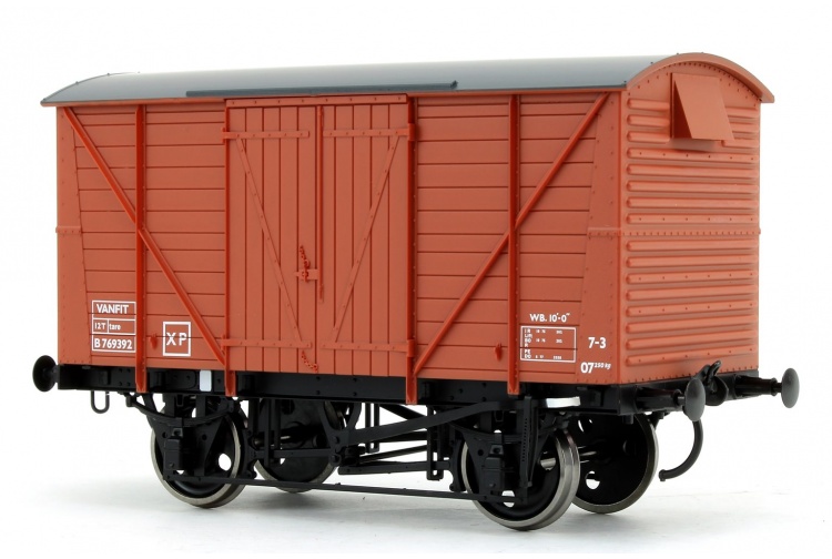 Dapol 7F-056-016 10 Foot Chassis Wagon B769392 Planked Van Bauxite Rear Left