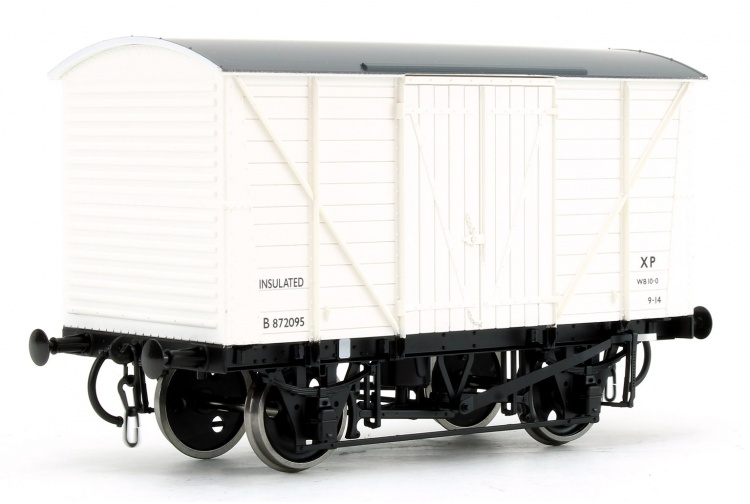 Dapol 7F-057-004 10 Foot Chassis Wagon B872095 Insulated Van White Front Left