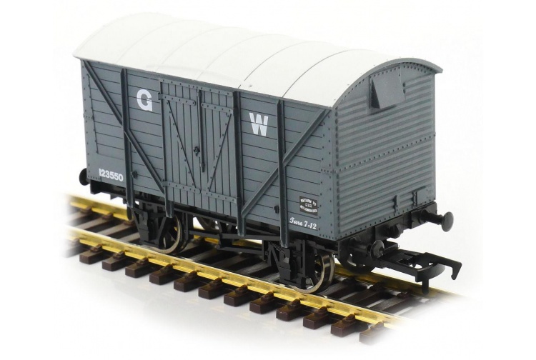 Dapol DA4F-012-021 Ventilated Van GWR 123550 Front Left