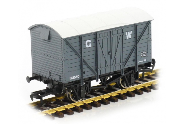 Dapol DA4F-012-021 Ventilated Van GWR 123550 Front Right