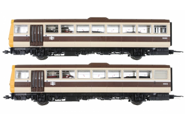 Dapol 2D-142-003 N Gauge Class 142 022 BR GWR Chocolate/Cream railbus