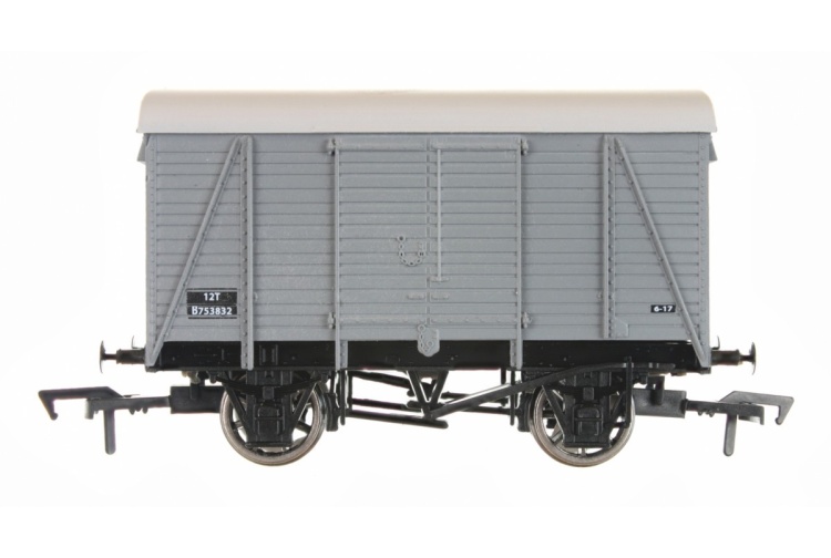 Dapol 4f-021-021 OO Gauge Box Van BR 753832