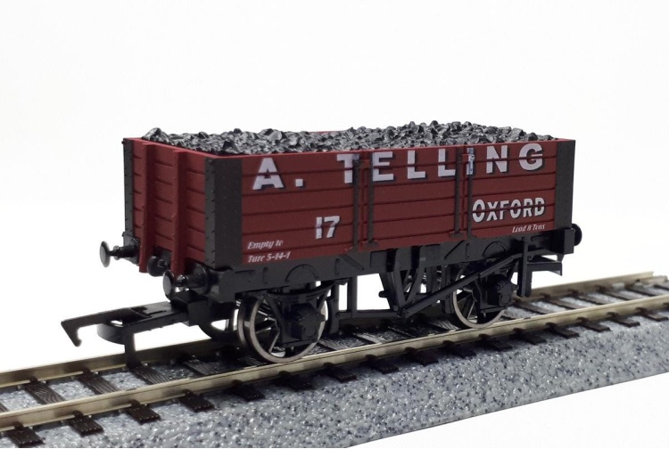 Dapol 4f-052-023 OO Gauge 5 Plank Wagon 9' Wheelbase A Telling 17