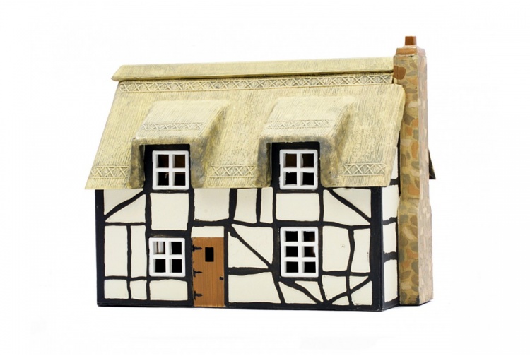 Dapol C020 Thatched Cottage OO Gauge Plastic Kit