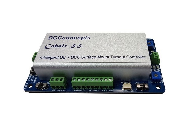 dcc-concepts-dcp-cbss-2-cobalt-ss-with-controller-and-accessories-1_349942249