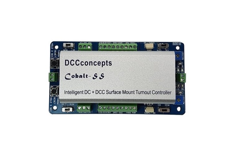 dcc-concepts-dcp-cbss-2-cobalt-ss-with-controller-and-accessories-3_2027726400