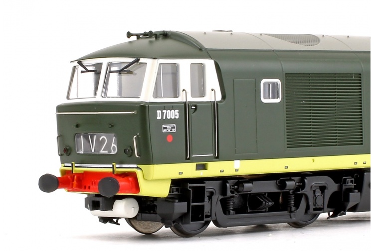 EFE Rail E84001 Class 35 'Hymek' D7005 BR Two-Tone Green Closeup