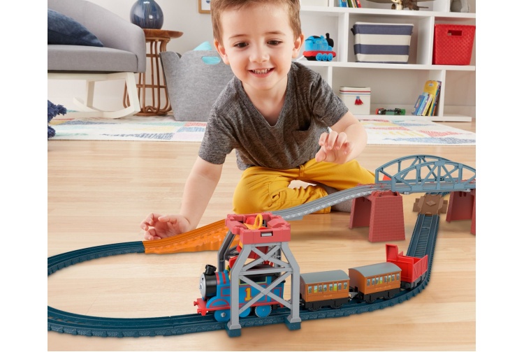 Fisher Price HGX64 Thomas & Friends 3-in-1 Package Pickup Play