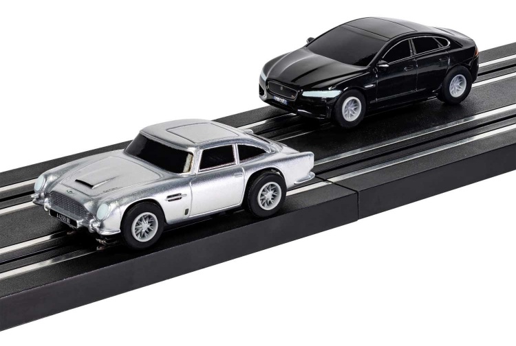 Scalextric G1161m Micro Scalextric James Bond Set cars pic